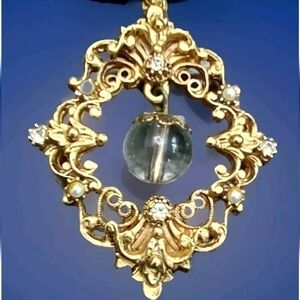 Fabulous Florenza Victorian Gold Pendant with Faux Pearls/Crystals & Clear Bead